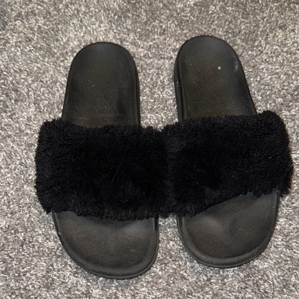 Women's Black Fuzzy Slide Sandals